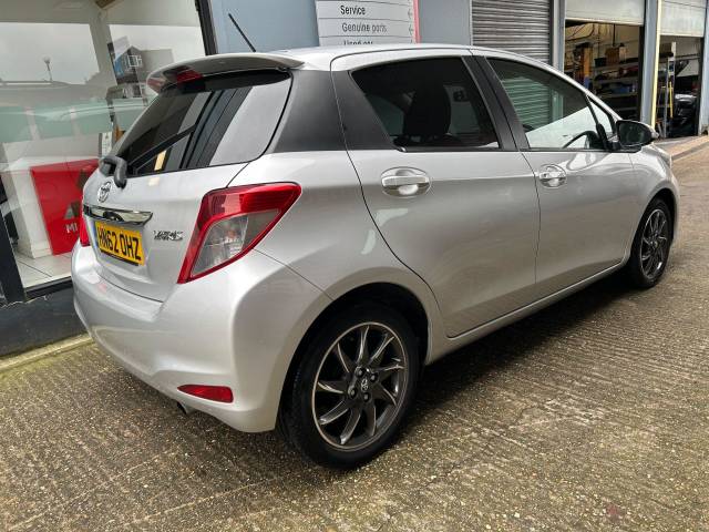 2012 Toyota Yaris 1.33 VVT-i Trend 5dr Multidrive-S