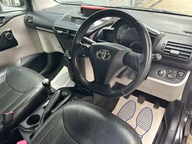2011 Toyota iQ 1.33 Dual VVT-i 3 3dr